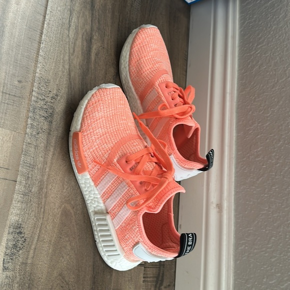 Adidas NMD R1 - Picture 2 of 3